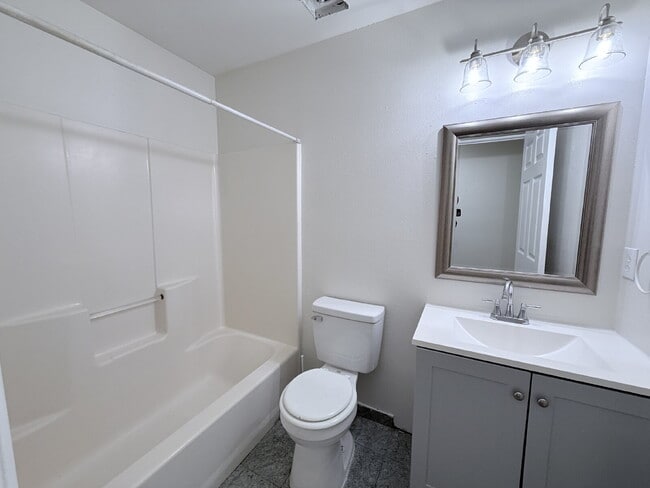 Building Photo - Moving Ready! 3-Bedroom   + 2-Bathroom + Bonus Room