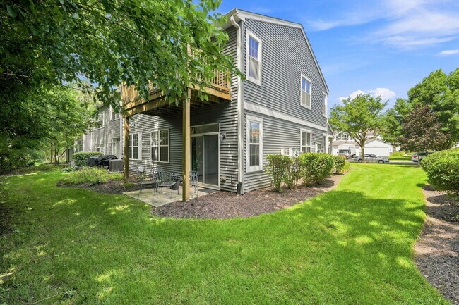 Building Photo - 2532 Oneida Ln