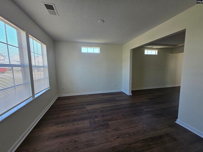 Building Photo - 132 Fox Grove Cir