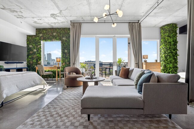 Building Photo - 10 SW South River Dr