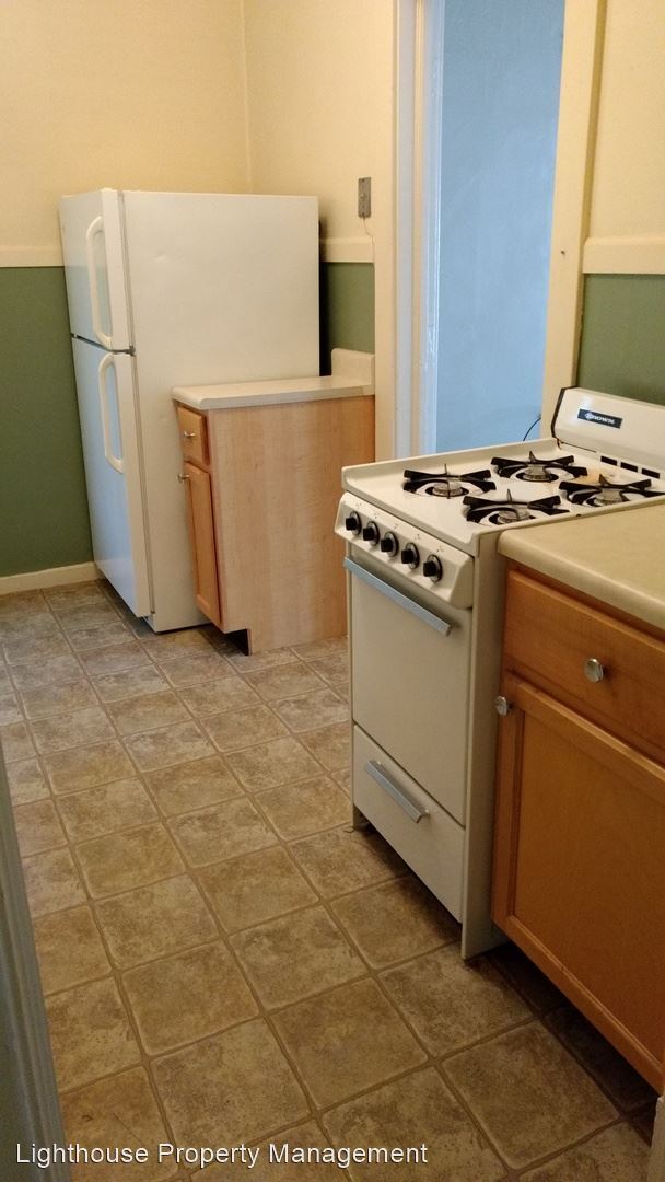 Building Photo - 231 Lyon St NE