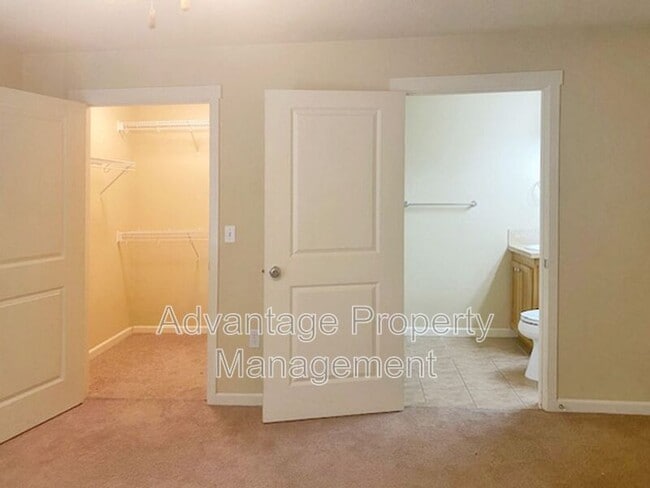 Building Photo - 6298 SW Grand Oaks Dr