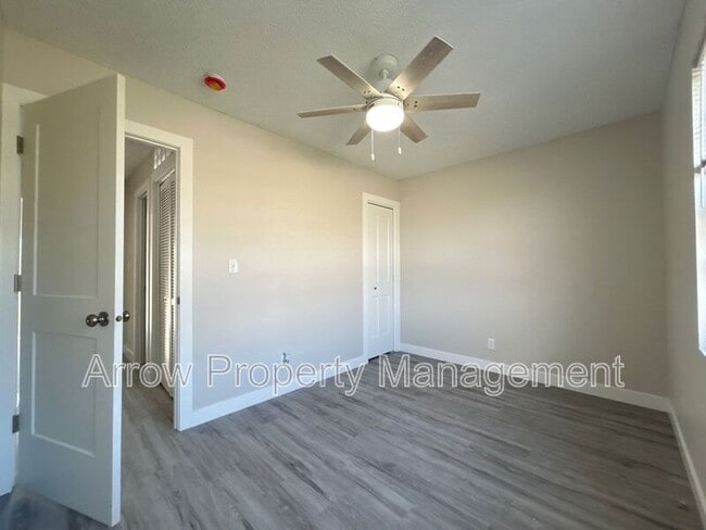 Building Photo - 1302 S Jackson St