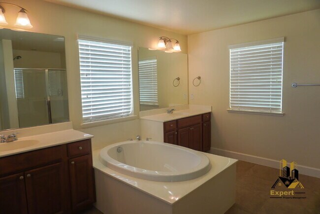 Building Photo - 2297 Big Creek Way