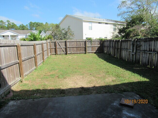 Building Photo - 1853 Whispering Oaks Ln