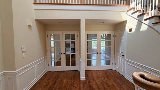 Building Photo - Beautiful Upgraded 4 Bedroom 2.75 Bath Home in Sammamish