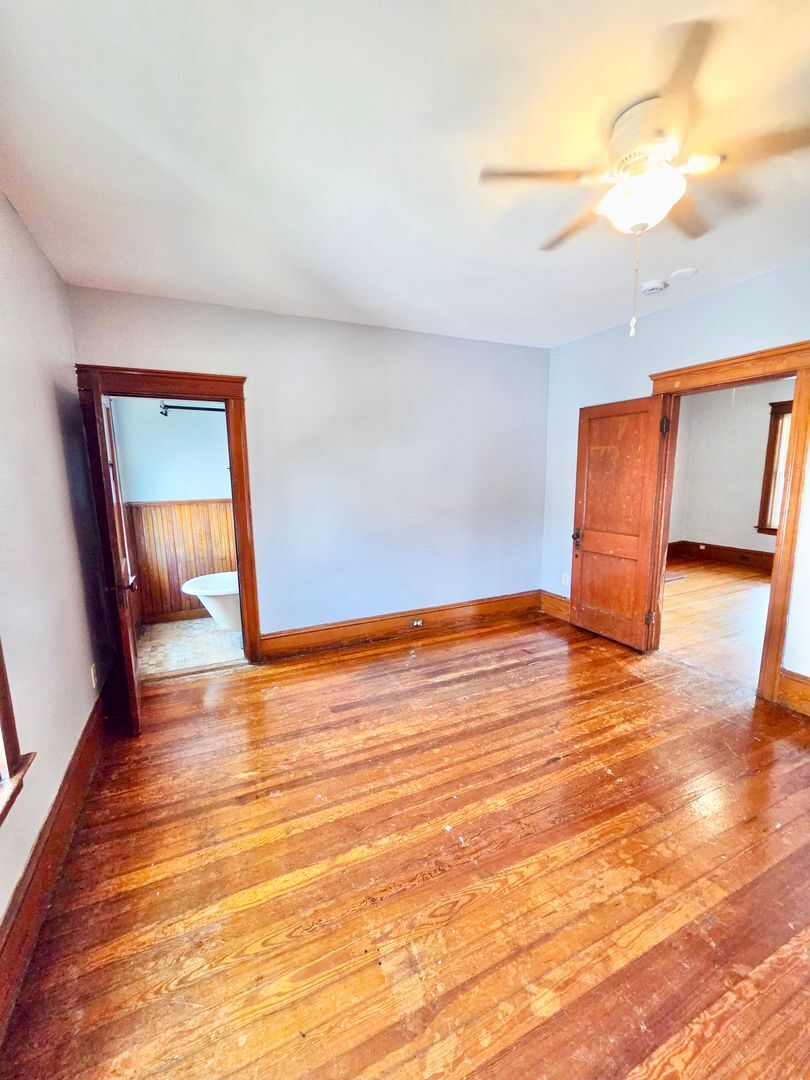 Building Photo - 212 Welles St