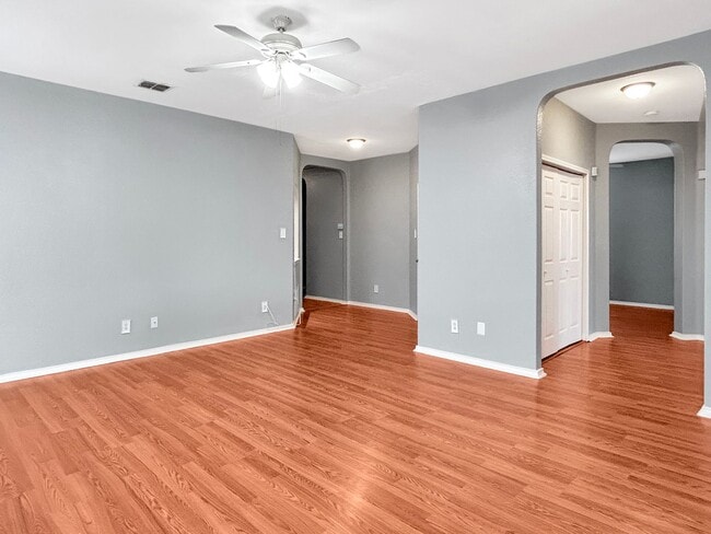 Building Photo - Alamo Ranch 3/2 + Flex Space, Stainless Appliances & 2-Car Garage