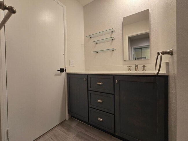 Building Photo - Private La Jolla Condo with Resort-Style Amenities Near UTC