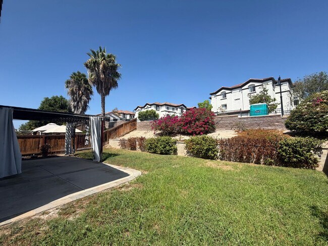 Building Photo - 1683 Falcon Peak St