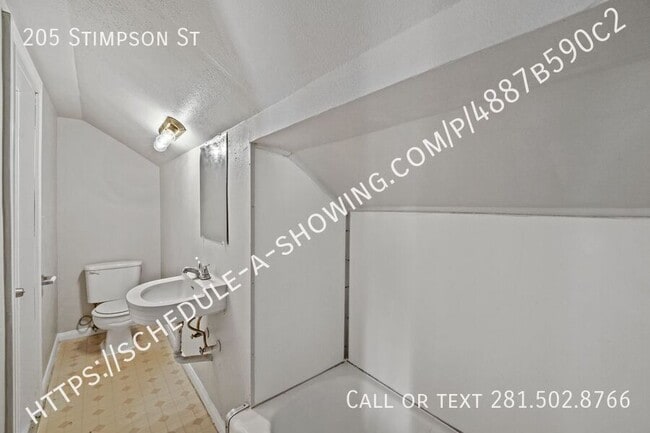 Building Photo - 205 Stimpson St