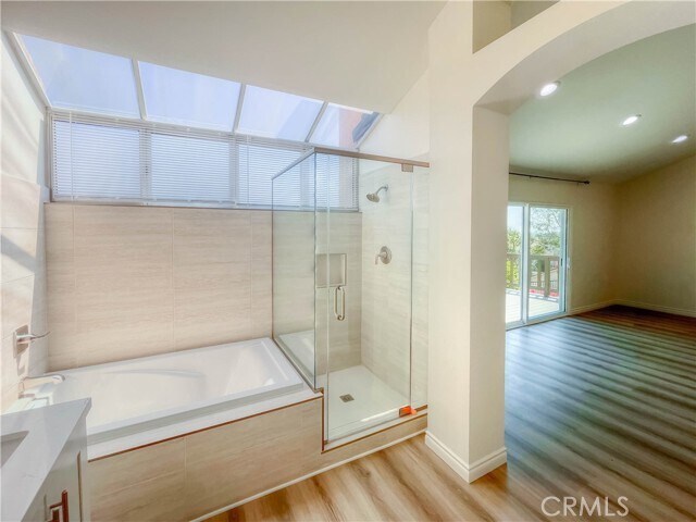 Building Photo - 16140 Ridgeview Ln
