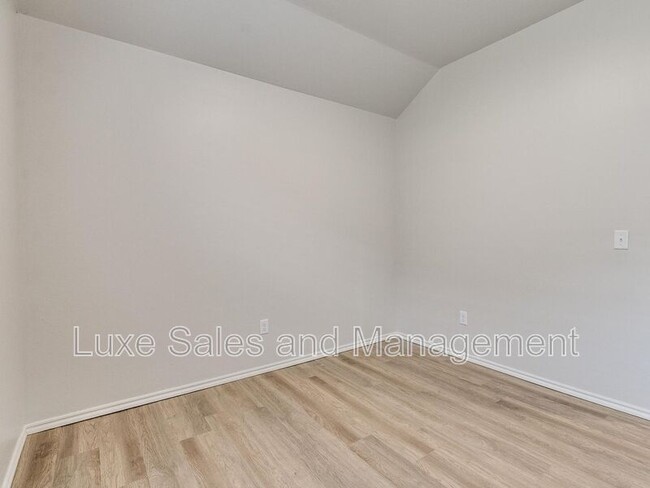 Building Photo - 10541 Lawson Pl Rd