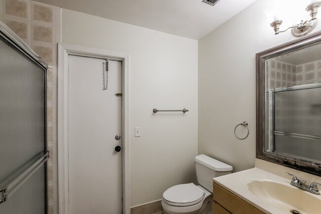 Building Photo - 13700 Exotica Ln