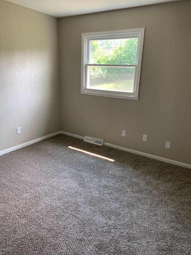 Building Photo - 4737 Javelin Dr