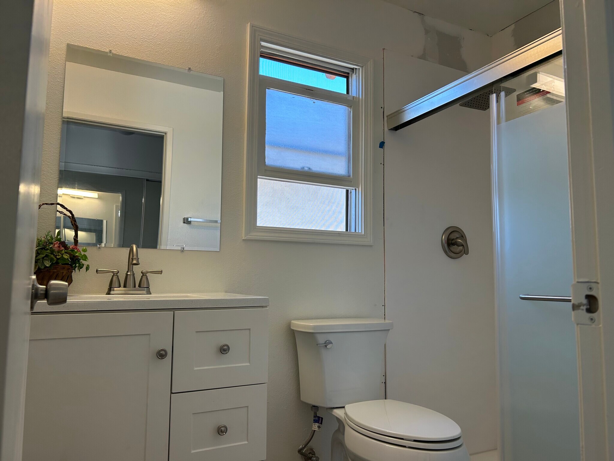 Building Photo - 629 S Glassell St