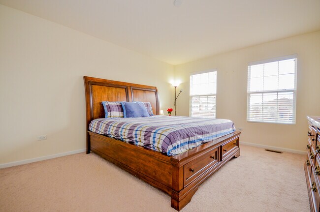 Building Photo - 2725 Blakely Ln