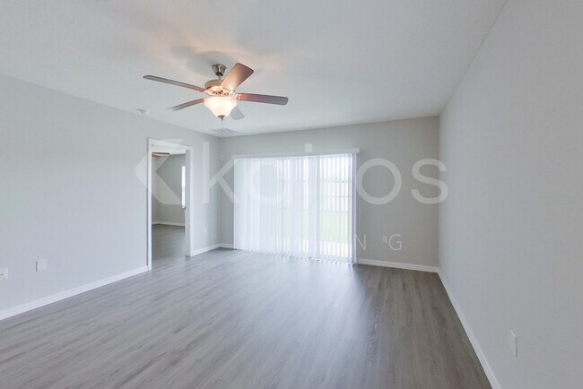 Building Photo - 8595 SW 43rd Ter