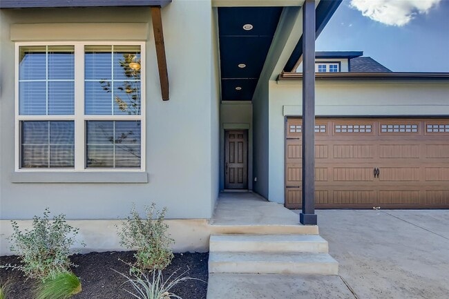 Building Photo - 601 C-Bar Ranch Trl