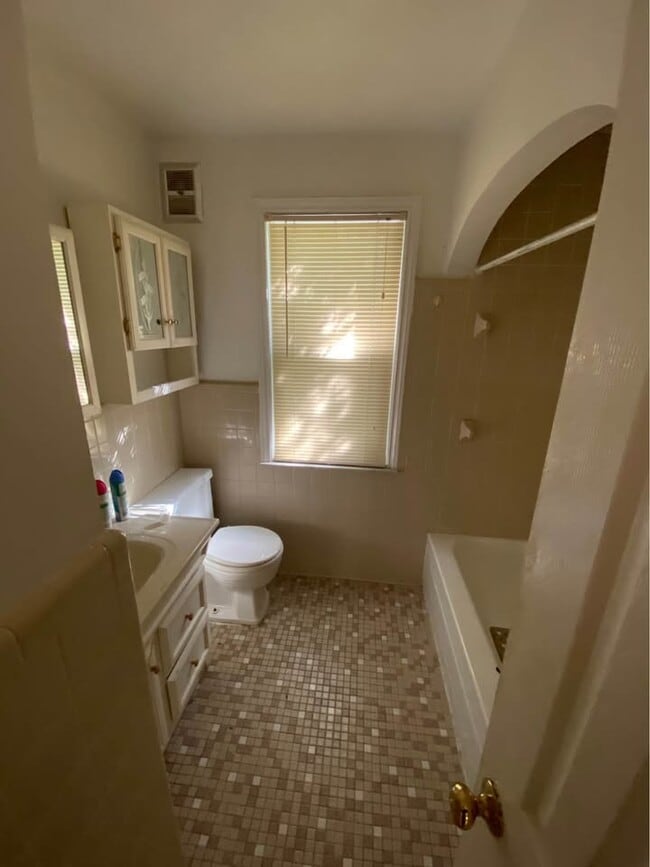 Building Photo - 16710 Garfield St