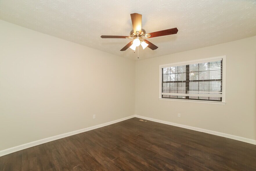Building Photo - 1620 Olde Spring Trail