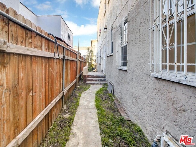 Building Photo - 4222 Hooper Ave.