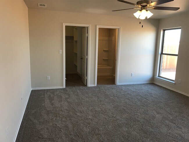 Building Photo - 1605 Wrangler Ln