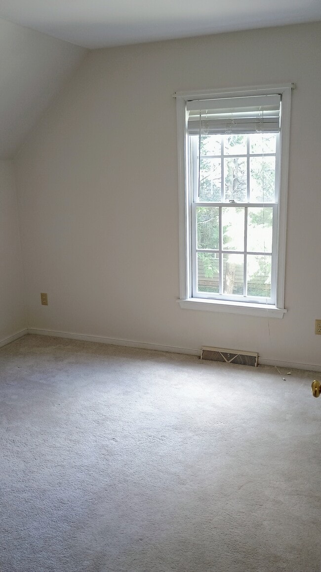 Building Photo - 1556 Stoney Creek Dr