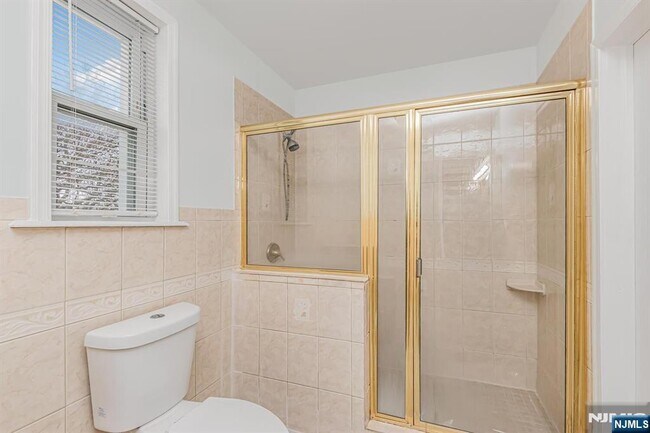 Building Photo - 57 Clinton Pl