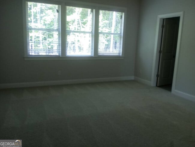 Building Photo - 124 Vivian Ln