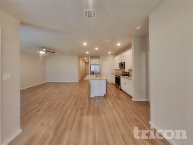 Building Photo - 13693 Paxton Blvd