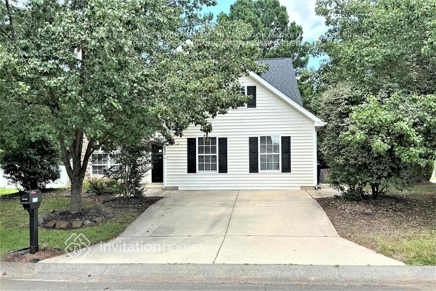 Primary Photo - 2831 Bombay Dr