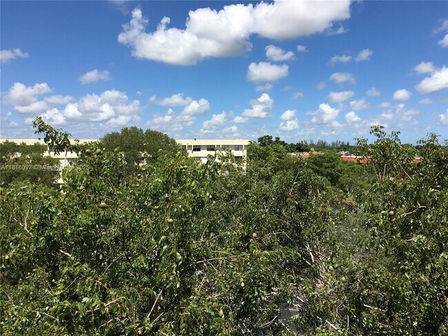 Building Photo - 2401 Riverside Dr