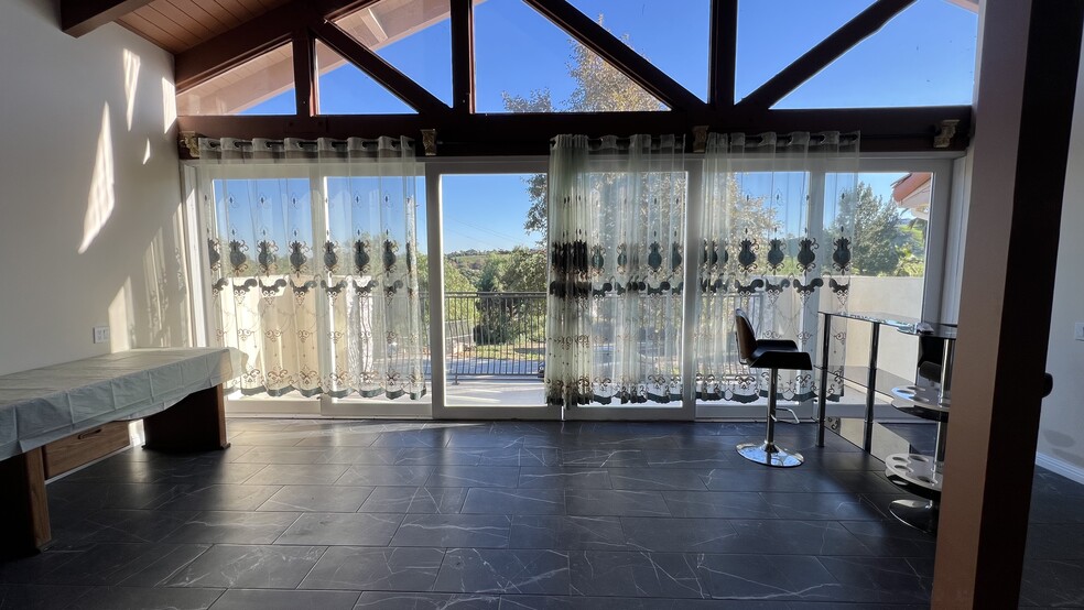 Building Photo - 2911 Hawk Rd