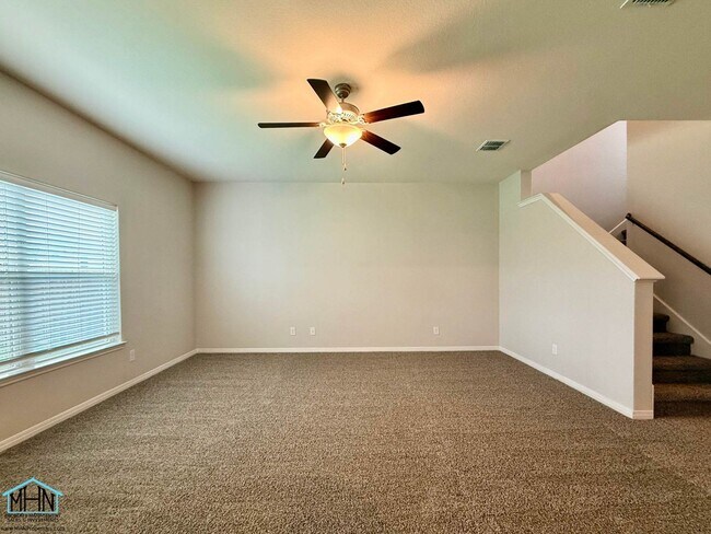 Building Photo - Spacious 2-Storey 4-Bedroom 2.5-Bath Home in Savannah Place, Conveniently Located Near 1604 & Hig...
