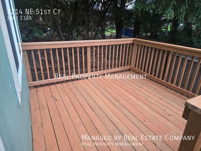 Building Photo - 3214 NE 51st Ct