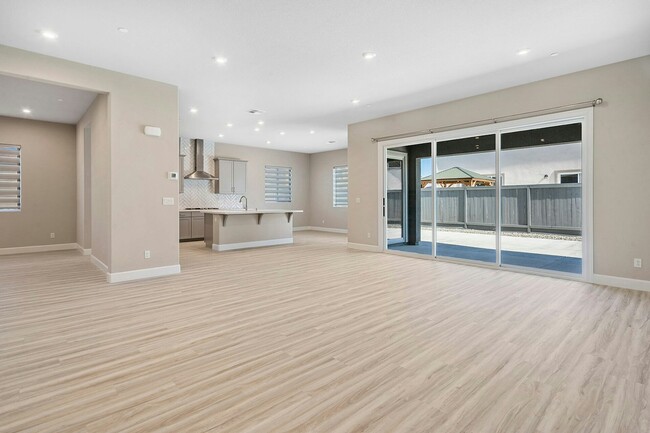 Building Photo - 2104 Day Lily Ave