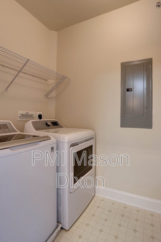 Building Photo - 5801 Clipper Ln