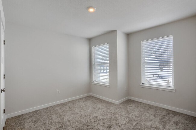 Building Photo - 122 Scotland Ln