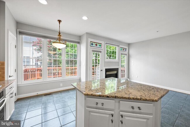 Building Photo - 1308 Wild Oak Terrace