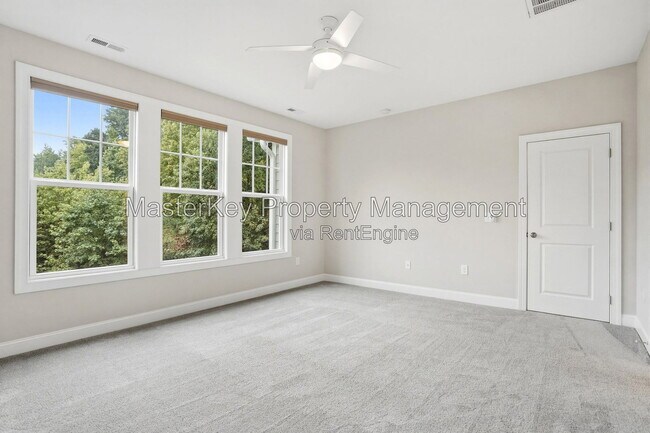 Building Photo - 583 Rowanwood Wy