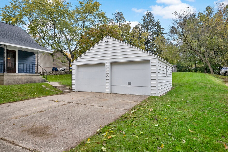 Building Photo - 1633 McDonald St NW