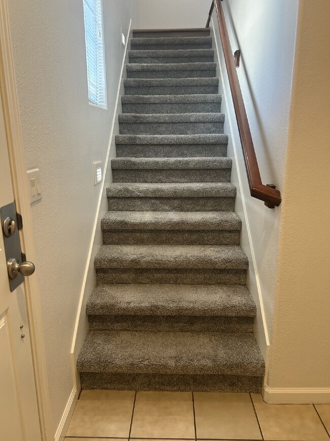 Building Photo - Beautiful 2 bd 2 bath Condo in Folsom