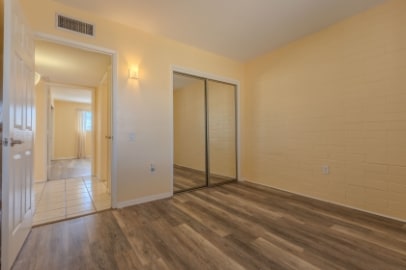 Building Photo - Green Valley 55+ Community  (one occupant must be at least 55 years old and no one under 18 allowed)