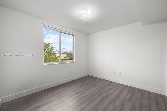 Building Photo - 2651 NE 212th Terrace