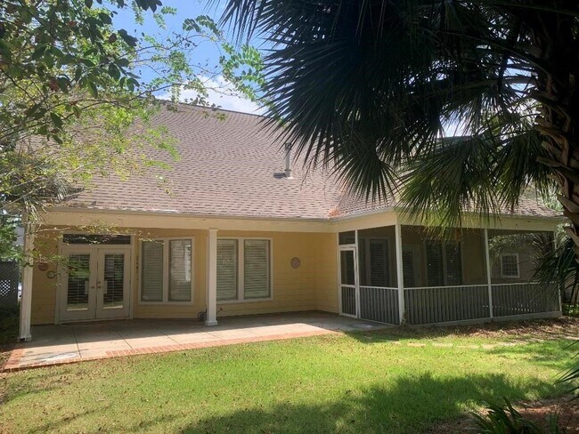 Building Photo - 30793 Pine Ct
