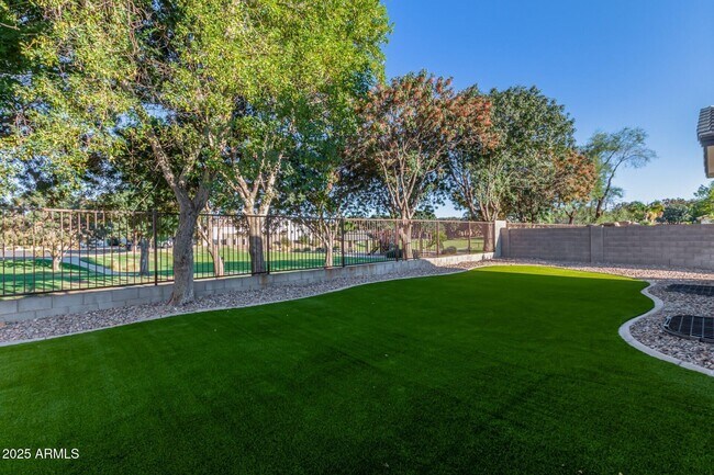 Building Photo - 3759 S Dew Drop Ln