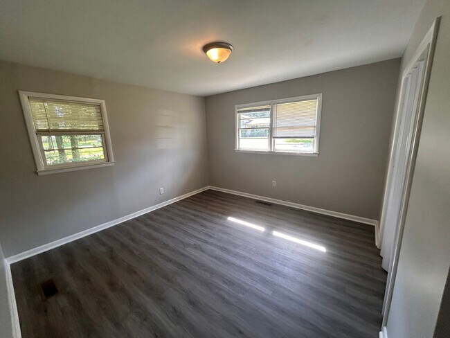 Building Photo - 3908 Timbercrest Dr NW