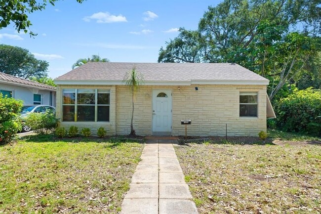 Primary Photo - 1500 NW 3rd Ave