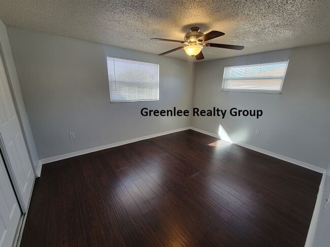 Building Photo - Beautiful Updated 2 Bed/1Bath Home in Port...